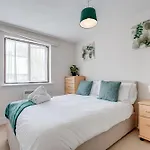 Canadawater-2Bedroom-1Bathroom-Free Parking