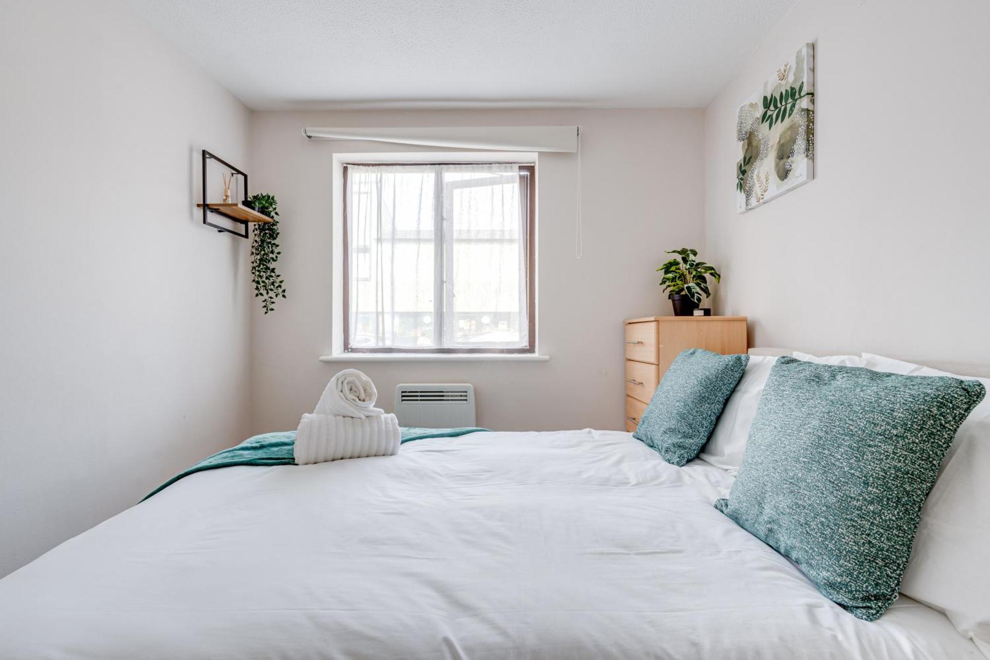 Canadawater-2bedroom-1bathroom-free Parking